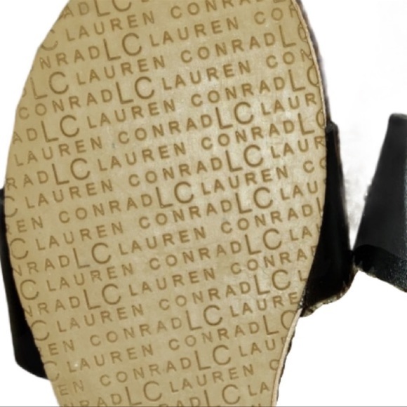 LC LAUREN CONRAD Sandals Slides Boho Flower Studs Summer Black & Gold Slides - Picture 4 of 4